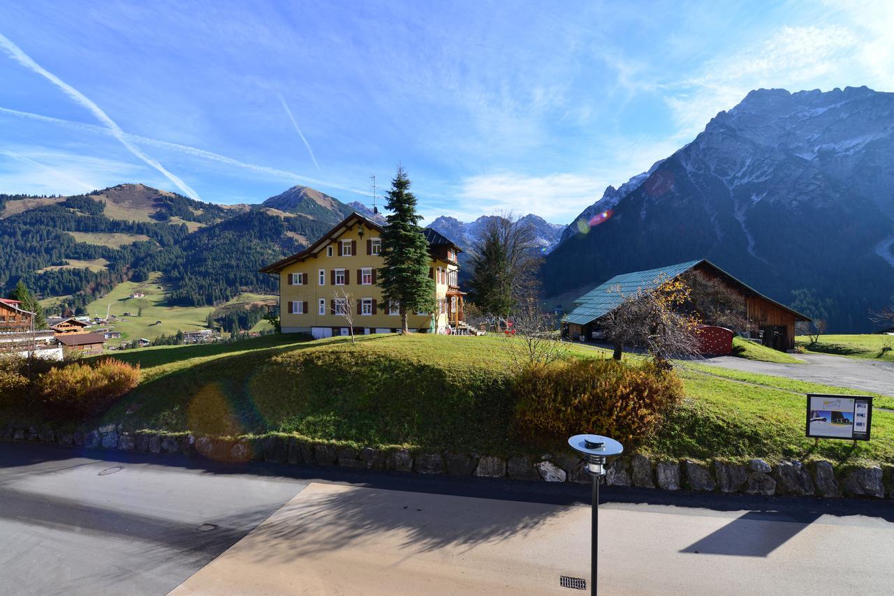 Hotel Alpenstueble Appartements Mittelberg Exterior photo